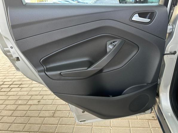 Ford Kuga II с пробегом 2016 года, цена 1 000 000 рублей, 190436 км, внедорожник, Автокод Объявления