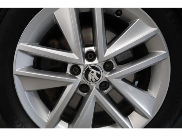 Skoda Rapid I Рестайлинг с пробегом 2019 года, цена 1 385 000 рублей, 79600 км, лифтбек, Автокод Объявления