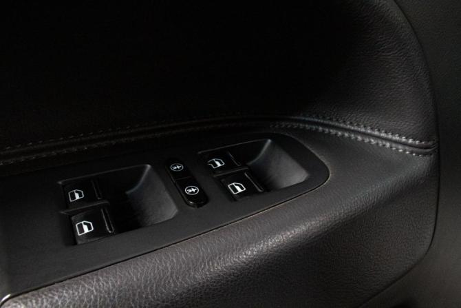 Volkswagen Touareg I Рестайлинг с пробегом 2010 года, цена 1 599 000 рублей, 291122 км, внедорожник, Автокод Объявления