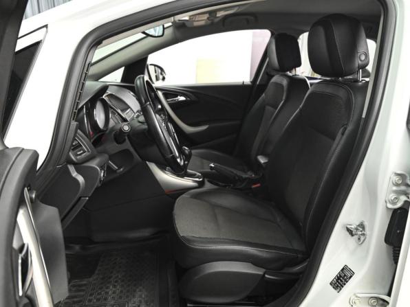 Opel Astra J с пробегом 2012 года, цена 749 000 рублей, 211244 км, хэтчбек, Автокод Объявления