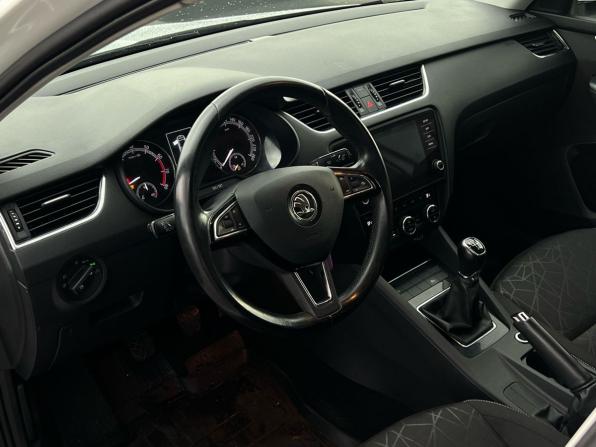 Skoda Octavia III (A7) Рестайлинг с пробегом 2018 года, цена 1 698 000 рублей, 129559 км, лифтбек, Автокод Объявления
