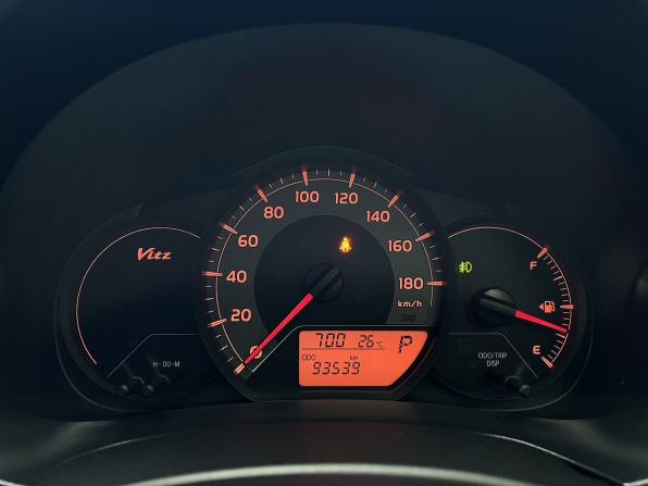 Toyota Vitz III (XP130) Рестайлинг 2 с пробегом 2018 года, цена 940 000 рублей, 93000 км, хэтчбек, Автокод Объявления