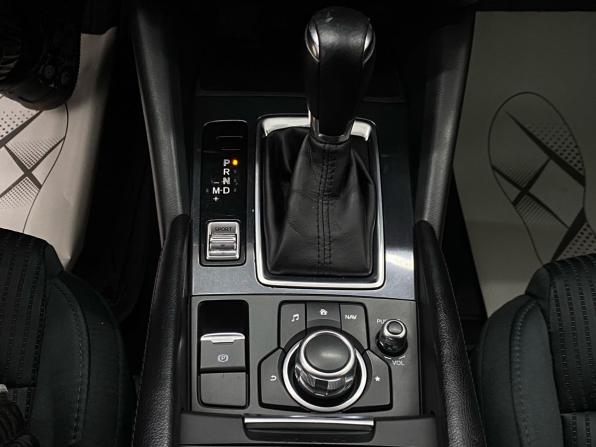 Mazda 6 III (GJ) Рестайлинг с пробегом 2015 года, цена 1 575 000 рублей, 211992 км, седан, Автокод Объявления