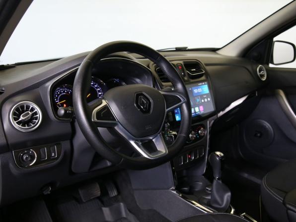 Renault Logan II Рестайлинг с пробегом 2021 года, цена 1 435 000 рублей, 53220 км, седан, Автокод Объявления