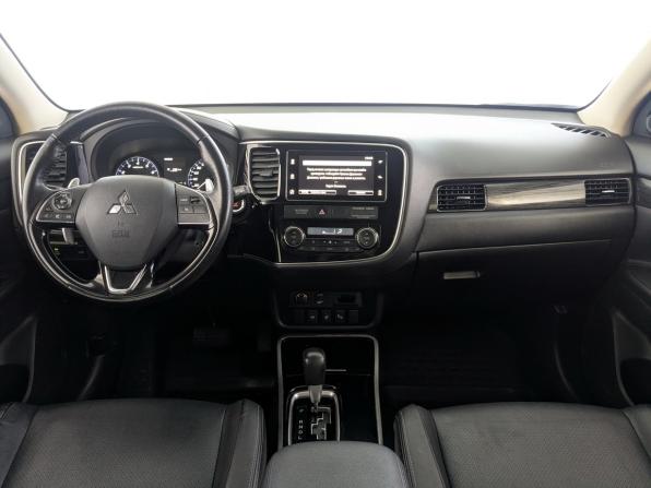 Mitsubishi Outlander III Рестайлинг 2 с пробегом 2018 года, цена 2 300 000 рублей, 123700 км, внедорожник, Автокод Объявления