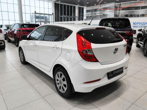 Hyundai Solaris I Рестайлинг с пробегом 2016 года, цена 980 000 рублей, 125542 км, хэтчбек, Автокод Объявления
