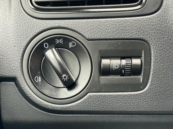 Volkswagen Polo V Рестайлинг с пробегом 2019 года, цена 1 250 000 рублей, 123731 км, седан, Автокод Объявления