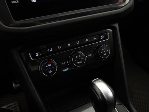 Volkswagen Tiguan II с пробегом 2018 года, цена 2 199 000 рублей, 149391 км, внедорожник, Автокод Объявления