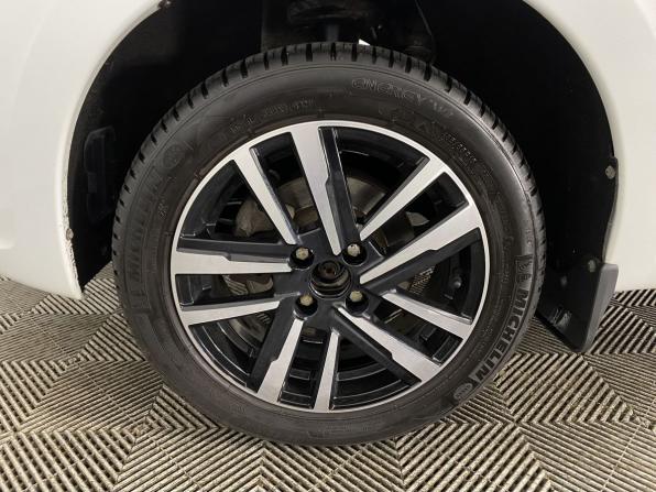 Lada (ВАЗ) Granta I Рестайлинг с пробегом 2023 года, цена 880 000 рублей, 29301 км, лифтбек, Автокод Объявления