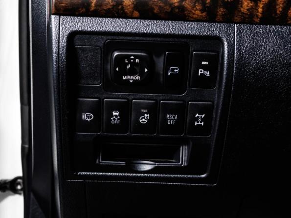 Toyota Land Cruiser 200 Series Рестайлинг 1 с пробегом 2012 года, цена 3 999 000 рублей, 93042 км, внедорожник, Автокод Объявления
