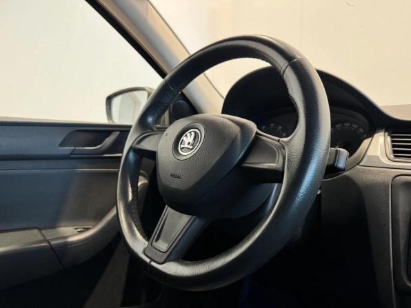 Skoda Rapid I с пробегом 2015 года, цена 750 000 рублей, 160137 км, лифтбек, Автокод Объявления