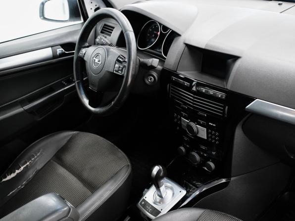 Opel Astra H Рестайлинг с пробегом 2011 года, цена 250 000 рублей, 168970 км, хэтчбек, Автокод Объявления