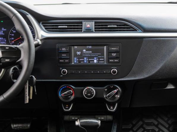 Kia Rio IV Рестайлинг с пробегом 2021 года, цена 1 198 000 рублей, 75024 км, седан, Автокод Объявления