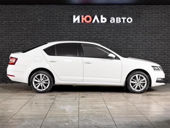 Skoda Octavia III (A7) Рестайлинг с пробегом 2018 года, цена 1 900 000 рублей, 143215 км, лифтбек, Автокод Объявления