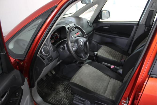 Suzuki SX4 I (Classic) Рестайлинг с пробегом 2010 года, цена 549 000 рублей, 215000 км, хэтчбек, Автокод Объявления