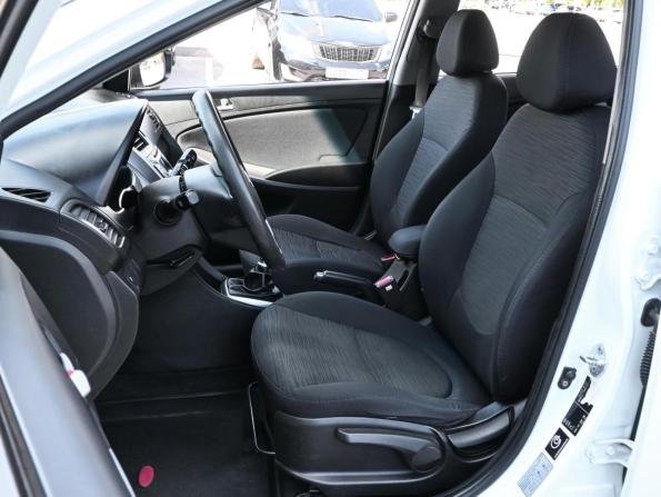 Hyundai Solaris I Рестайлинг с пробегом 2014 года, цена 875 000 рублей, 174573 км, хэтчбек, Автокод Объявления