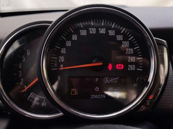 Mini Hatch III (F55/F56) с пробегом 2018 года, цена 1 365 000 рублей, 206038 км, хэтчбек, Автокод Объявления