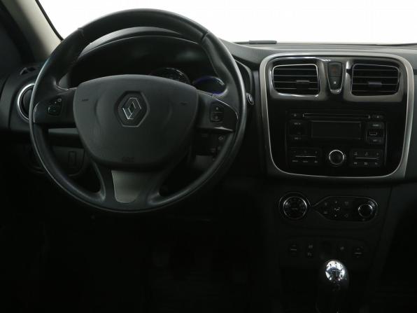 Renault Sandero II с пробегом 2016 года, цена 922 000 рублей, 138000 км, хэтчбек, Автокод Объявления