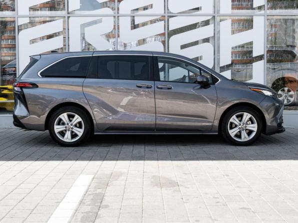 Toyota Sienna IV с пробегом 2021 года, цена 4 030 000 рублей, 81354 км, минивэн, Автокод Объявления