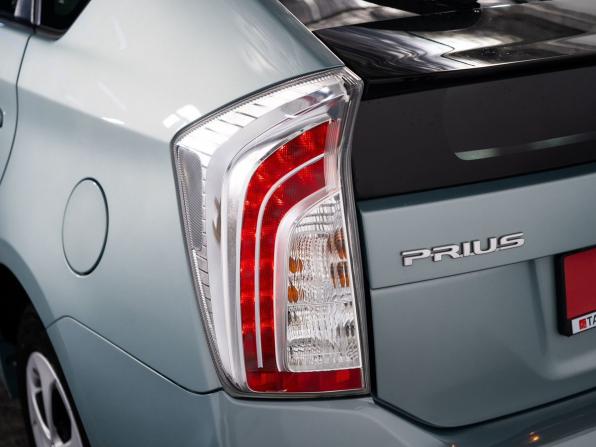 Toyota Prius III Рестайлинг (XW30) с пробегом 2013 года, цена 1 050 500 рублей, 175311 км, лифтбек, Автокод Объявления