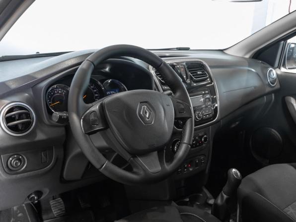 Renault Sandero II с пробегом 2016 года, цена 879 658 рублей, 125600 км, хэтчбек, Автокод Объявления