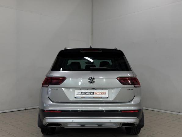 Volkswagen Tiguan II с пробегом 2019 года, цена 2 549 000 рублей, 122637 км, внедорожник, Автокод Объявления