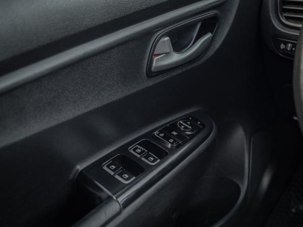 Kia Rio IV с пробегом 2019 года, цена 970 000 рублей, 230000 км, седан, Автокод Объявления