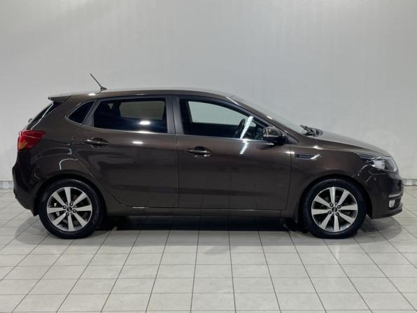 Kia Rio III Рестайлинг с пробегом 2015 года, цена 1 102 000 рублей, 68137 км, хэтчбек, Автокод Объявления