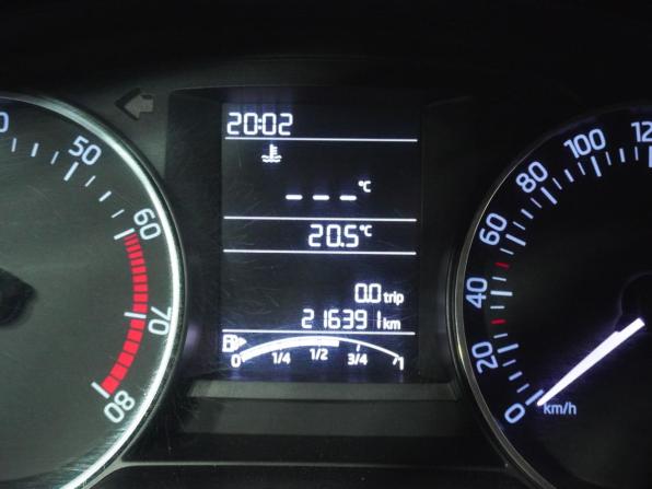 Skoda Rapid I с пробегом 2016 года, цена 845 000 рублей, 216390 км, лифтбек, Автокод Объявления
