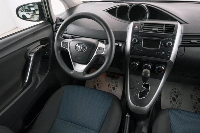 Toyota Verso I Рестайлинг с пробегом 2013 года, цена 1 299 000 рублей, 237091 км, компактвэн, Автокод Объявления
