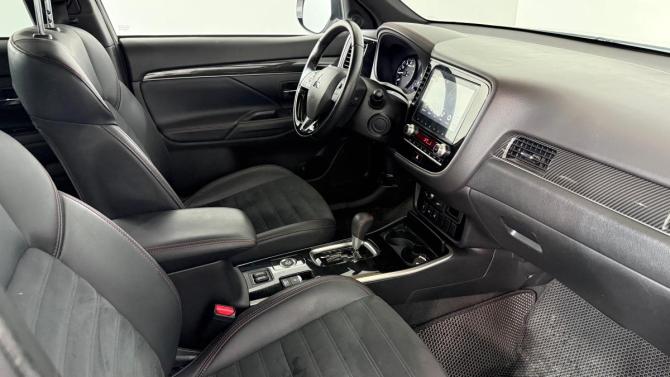 Mitsubishi Outlander III Рестайлинг 3 с пробегом 2021 года, цена 2 549 000 рублей, 52000 км, внедорожник, Автокод Объявления