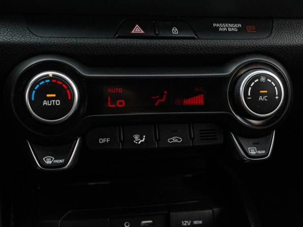 Kia Stonic I с пробегом 2018 года, цена 1 450 000 рублей, 188059 км, внедорожник, Автокод Объявления