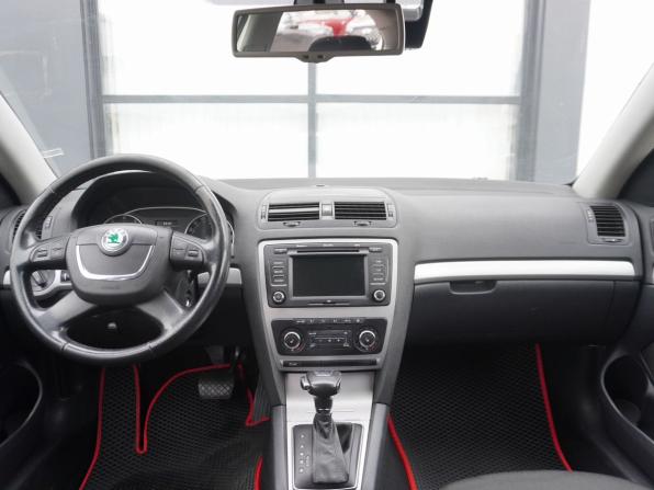 Skoda Octavia II (A5) Рестайлинг с пробегом 2012 года, цена 850 000 рублей, 212653 км, лифтбек, Автокод Объявления