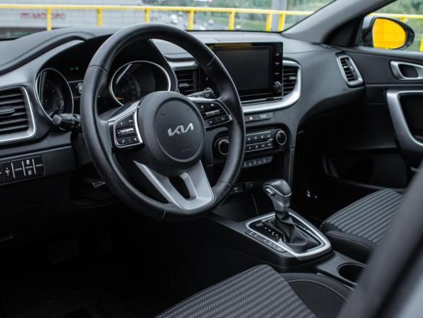 Kia Ceed III Рестайлинг с пробегом 2022 года, цена 2 300 000 рублей, 36132 км, хэтчбек, Автокод Объявления