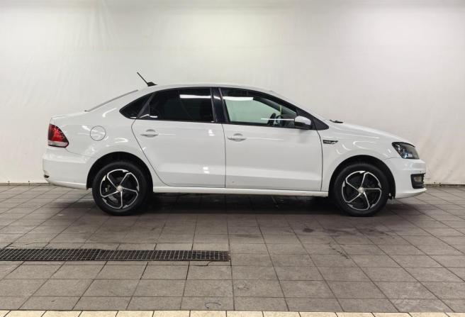 Volkswagen Polo V Рестайлинг с пробегом 2018 года, цена 850 000 рублей, 128000 км, седан, Автокод Объявления