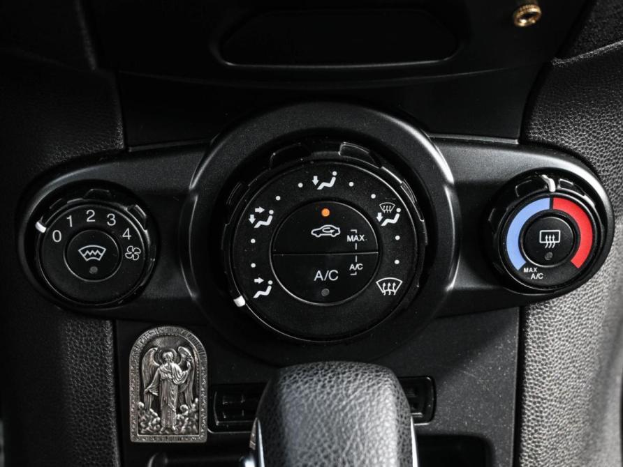 Ford Fiesta Mk6 Рестайлинг Новороссийск  - изображение 19