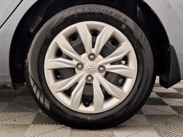 Hyundai Solaris II с пробегом 2017 года, цена 925 000 рублей, 138033 км, седан, Автокод Объявления