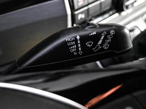 Volkswagen Multivan T6 с пробегом 2019 года, цена 3 744 000 рублей, 110701 км, минивэн, Автокод Объявления