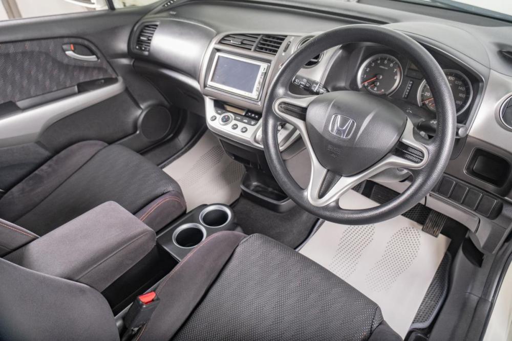 Honda Stream II Рестайлинг Томск  - изображение 8