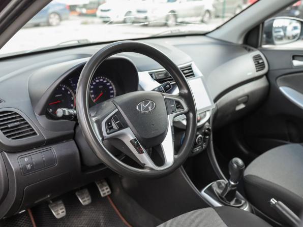 Hyundai Solaris I с пробегом 2012 года, цена 699 000 рублей, 176500 км, седан, Автокод Объявления