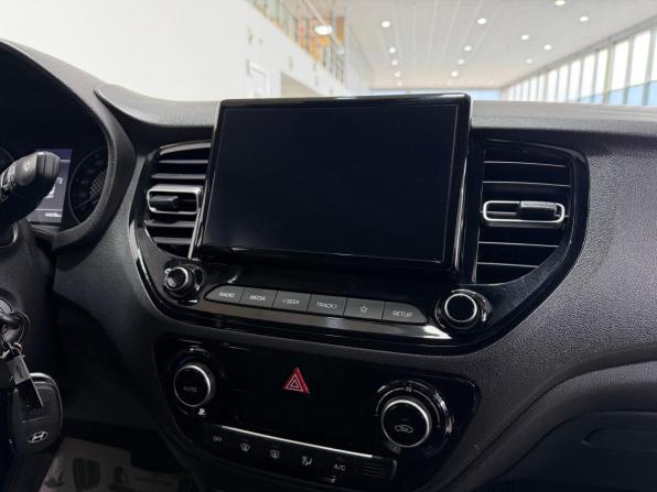 Hyundai Solaris II Рестайлинг с пробегом 2021 года, цена 1 800 000 рублей, 44697 км, седан, Автокод Объявления