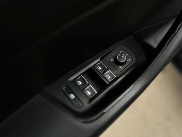Volkswagen Passat B8 с пробегом 2017 года, цена 1 450 000 рублей, 270127 км, седан, Автокод Объявления