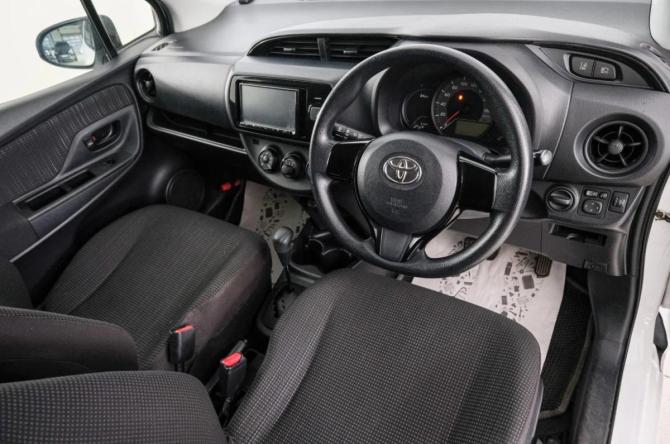 Toyota Vitz III (XP130) Рестайлинг 2 с пробегом 2017 года, цена 899 000 рублей, 85000 км, хэтчбек, Автокод Объявления