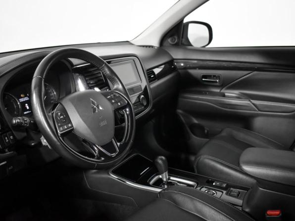 Mitsubishi Outlander III Рестайлинг 2 с пробегом 2018 года, цена 2 647 900 рублей, 88261 км, внедорожник, Автокод Объявления