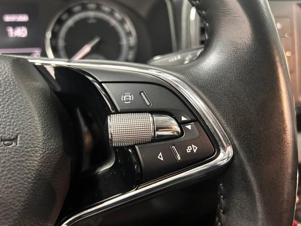 Skoda Karoq I с пробегом 2021 года, цена 2 190 000 рублей, 122056 км, внедорожник, Автокод Объявления