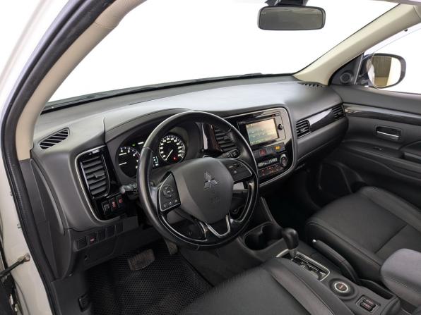 Mitsubishi Outlander III Рестайлинг 2 с пробегом 2016 года, цена 1 890 000 рублей, 93040 км, внедорожник, Автокод Объявления