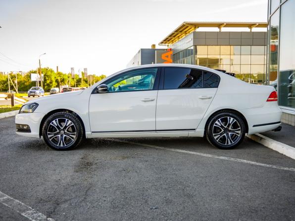 Volkswagen Passat B7 с пробегом 2011 года, цена 968 000 рублей, 287774 км, седан, Автокод Объявления