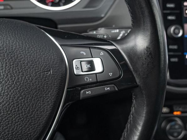 Volkswagen Tiguan I Рестайлинг с пробегом 2017 года, цена 2 549 000 рублей, 121446 км, внедорожник, Автокод Объявления