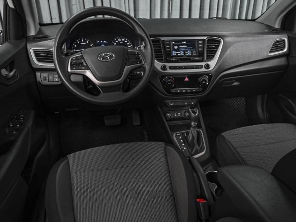 Hyundai Solaris II с пробегом 2018 года, цена 1 299 000 рублей, 127433 км, седан, Автокод Объявления