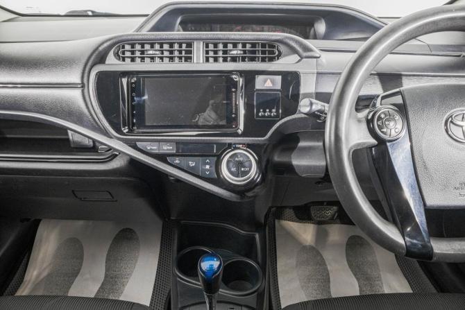 Toyota Aqua I Рестайлинг с пробегом 2016 года, цена 1 099 000 рублей, 232000 км, хэтчбек, Автокод Объявления